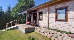 Lüttjes Hus hinterm Deich