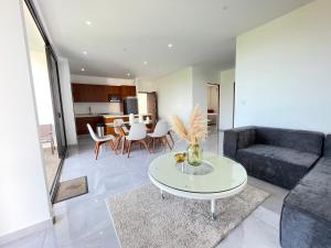 Tranquilo Depto Cerca de Aeropuerto y Av Huayacan