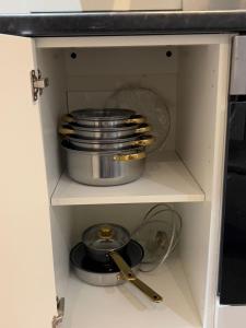 Cozy 2Bed Home Train, highway & Free Parking