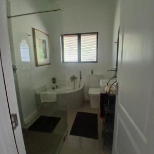 Awesome cottage, stone throw from cliff path, golf, restaurant