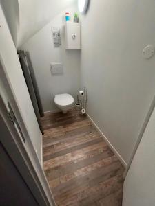 gîte lumineux a mers les bains au dessus dun ancien commerce mersois en duplex pour 4 personnes pour du repos, des vacances ou pour le travail