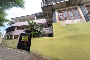 OYO 95097 Griya Asri Guest House