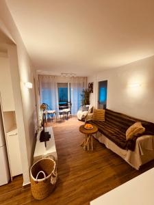 Apartamento de 2 habitaciones en primera línea con vistas al mar