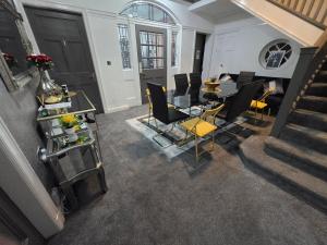 Charming Tudor Cottage White House Free Wifi Manchester