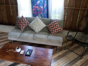 Cabaña lago Río Celeste