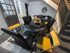 Charming Tudor Cottage White House Free Wifi Manchester