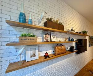 Beautiful full loft, close to the beach and subway