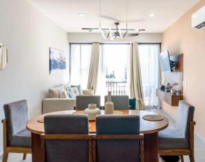 Apartment Near the Beach with Rooftop Pool