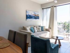 Apartment Near the Beach with Rooftop Pool