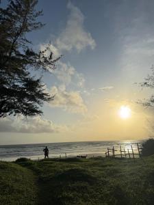 Steps To The Surf - Beachside 2 Bedroom Apartment in Mandrem