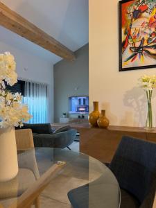 Grand appartement standing 110 m2 - Terrasse - 2 places de parking privées - Wifi gratuit - Situé à 5 minutes du centre-ville