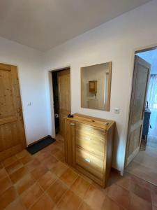 Charmante Ferienwohnung in Wimpassing Friedburg, Erdgeschoss mit großzügigen Garten