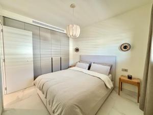 The Wave Panoramic Sea Views Valley Collection