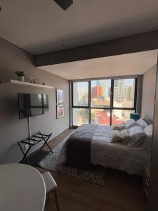 Modern Loft overlooking the Revolution Monument