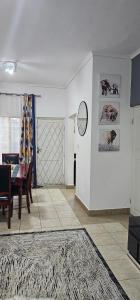 The Sanctuary - Modern 2Bed Maisonette in Secure Foxdale Estate Solar Wi-Fi Garden