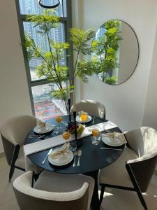 New 1BR Burj View Infinity Pool 5min Dubai mall