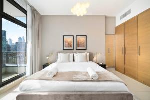 New 1BR Burj View Infinity Pool 5min Dubai mall