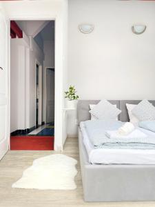 Spacious Apartment with 5 bedrooms and 2 bathrooms for 12 guest in Cracow Old Town