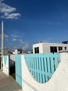 Moderno Studio Container com jardim e próx à praia