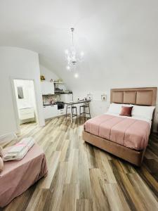 DonnAnna Naples City Center Luxury Apartment