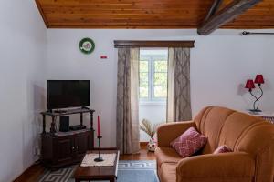 Rustic House - Eco Farm Living