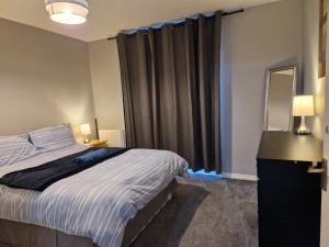 Morden 2 Bed Apartment, with parking near city centre