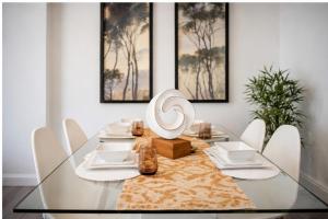 3-Bedroom House Close to City Centre and M5 with Garden and Parking