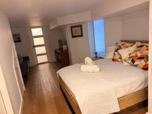 Lower level newly renovated studio apartment in central downtown location