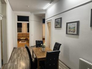 Geräumige 160 qm Wohnung für 9-11 Personen in der Stadtmitte