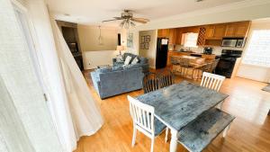 Stillwater Retreat Pet-Friendly waterfront home!