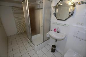 Strand-Villa, Nige Ooge