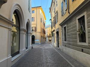 Cividale Centro - Historic Apt with FREE Private Parking