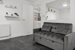 Balcony Terrace flat - 17 mins from Central London