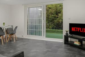 Balcony Terrace flat - 17 mins from Central London