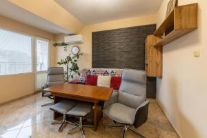 Budget Central Flat Near Market & Bus Station