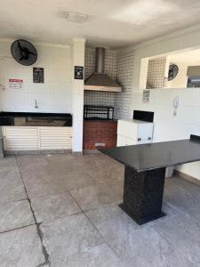 Enseada 3 blocks from the beach