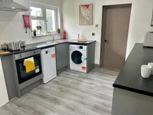 S3 Gillingham Private Room, Near Hospital Station Contractors