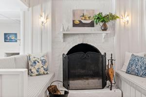 The White House Milton