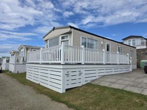 Premium 3 Bedroom Static Caravan with Sea Views Aber Bay