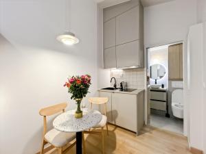 Convenient studio inside Paris near Metro and stores