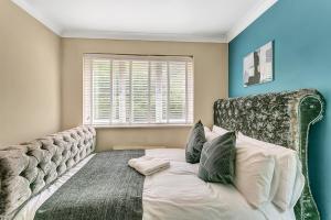 Surrey Home Ideal for FamiliesGroups sleeps8