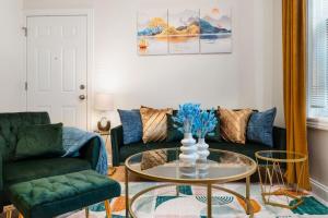 15 mins DT - HumboldtPark Gem - Sleeps 8 - FreePark