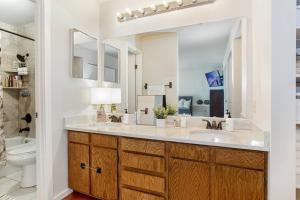 Warm Mountain Home - 2 minute walk to Ski Shuttle