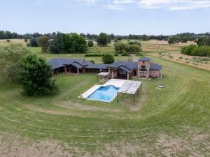 Casa de campo en club privado Benquerencia
