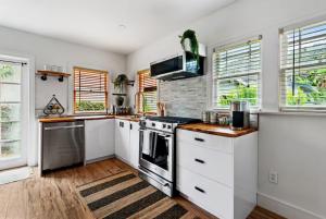 Newly Renovated 2Bedroom Haven with Private Garden