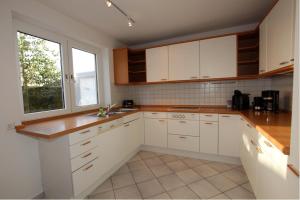 Strand-Villa, Kugelbake