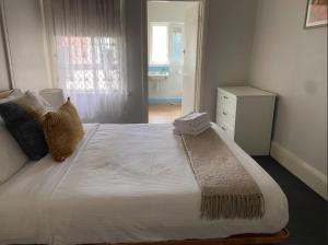 Brilliant Apt by Rottnest Ferry and Fremantle Oval - Hosted by Canstay