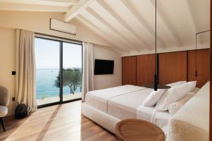 Villa Alia, Your Modern Beachfront Escape