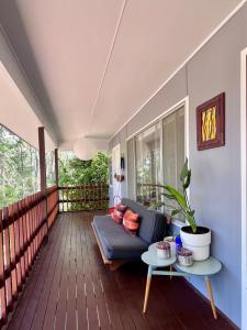 A Classic Beach House - Waterfront Access and Short Walk to Beach