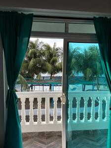 Los Pinos Beach Club Manzanillo